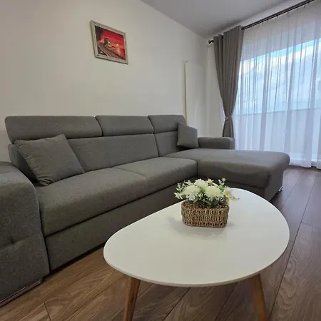 Milan Luxury Viii Near Coresi Mall Appartement